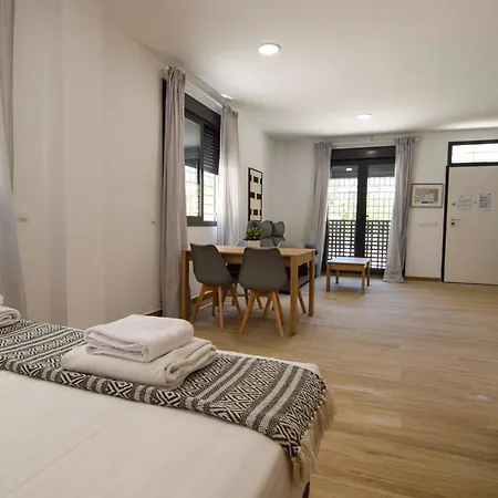 Letplanet Station Apartment